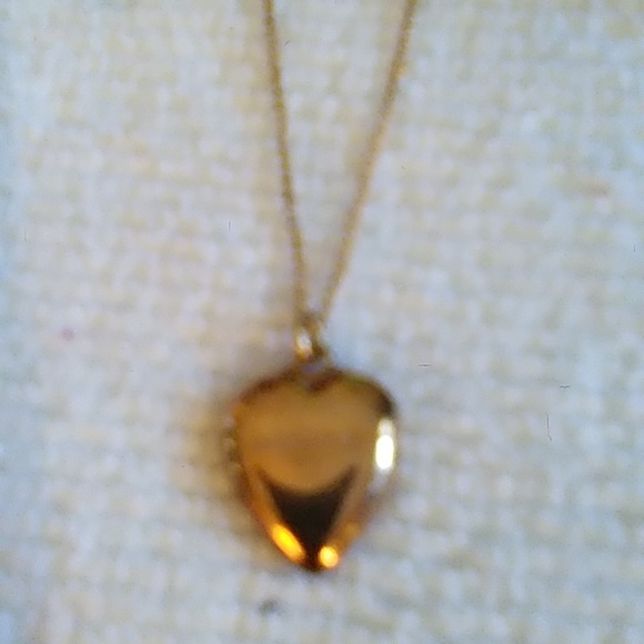 Childs Gold Plated Heart Shaped Locket - Picture 2 of 6